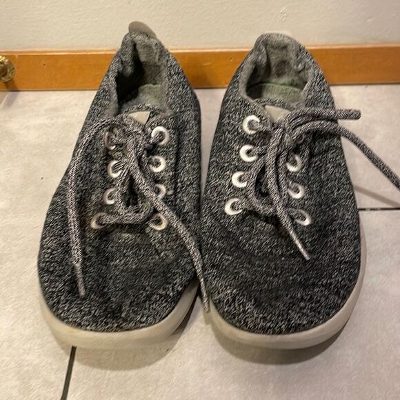 allbirds Shoes - Allbirds woman’s grey specked wool runners